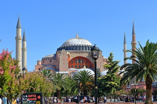 I Segreti di Hagia Sophia: Storia e Architettura dell’Icona di Istanbul