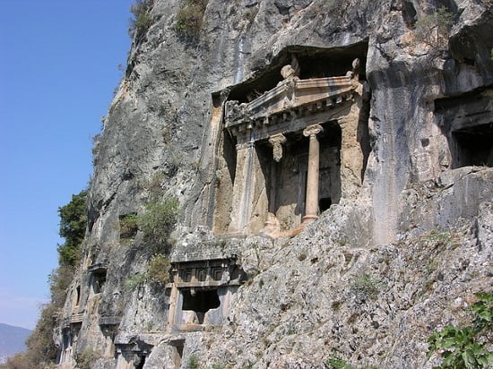 Tombe licie scavate nella roccia a Fethiye